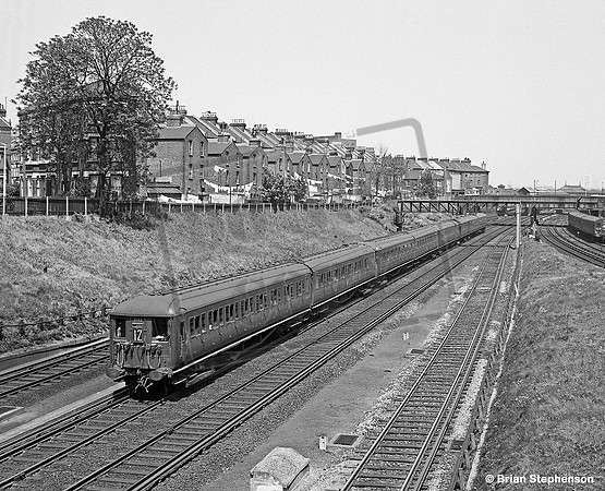 EMU 2132 1963-06-01 Clapham Junction