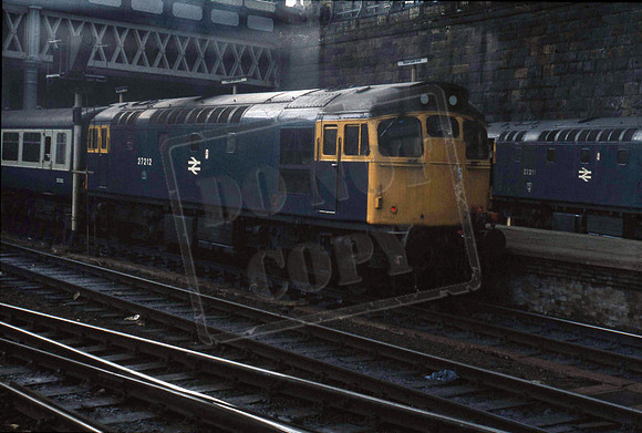 27212 1970s Glasgow Queen St