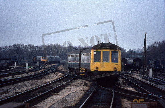 DMU W51079 1977-02-12 Oxford