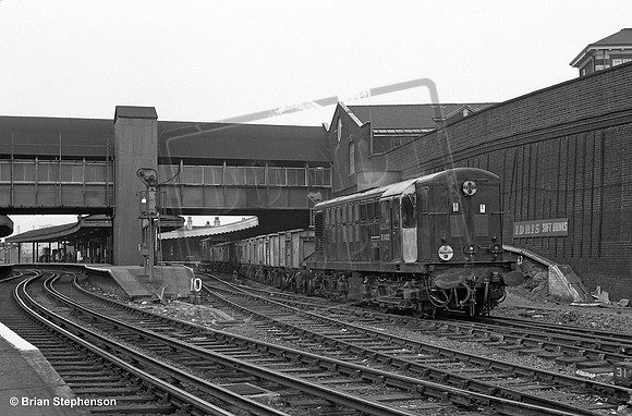 D8402 1962-06-30 Clapham Junction
