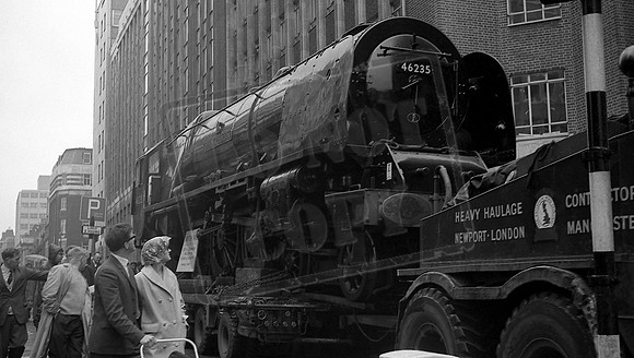 46235 1966-05-20 Birmingham streets