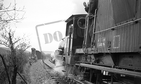 51218 1967-02-19 Shawclough & Healey, Dell Road bridge.The track doubled beyond the bridge into the station LCGB LYR Pug railtour-ROneg-1612-488-098