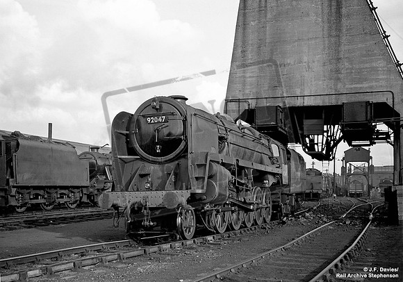 92047 1955-04-30 Cricklewood shed