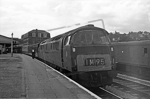 D1042 1965 Newton Abbot