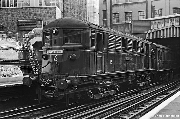 Met 16 1959-03-20 Baker Street