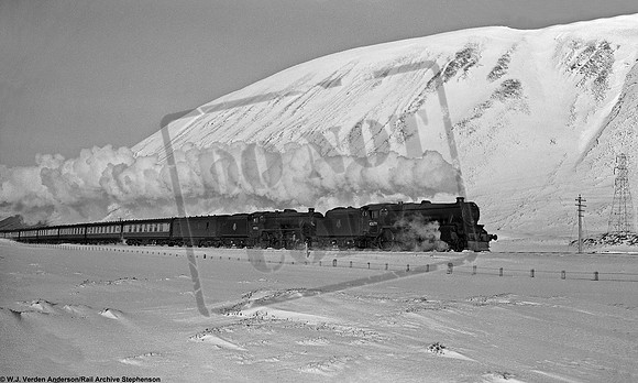 45179 1953-01-03 Druimauchdar summit