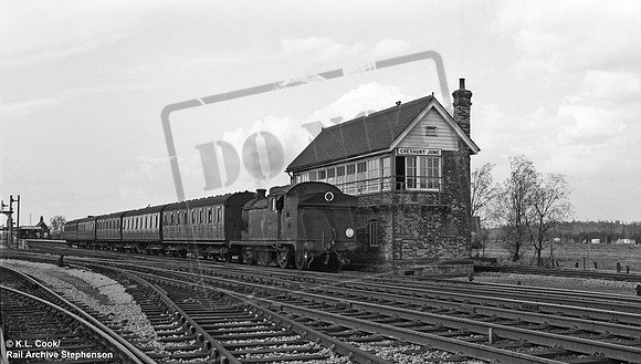 69705 1958-04-27 Cheshunt