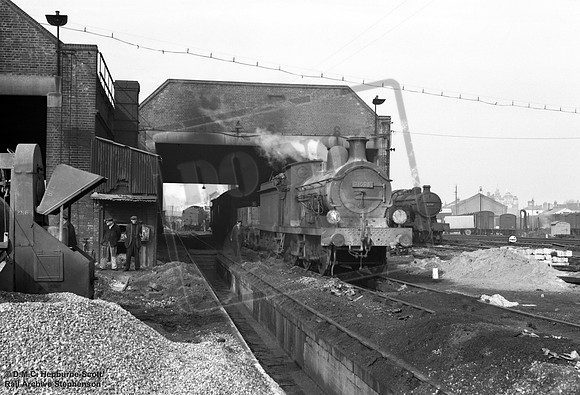 31588 1960-03-21 Tonbridge shed