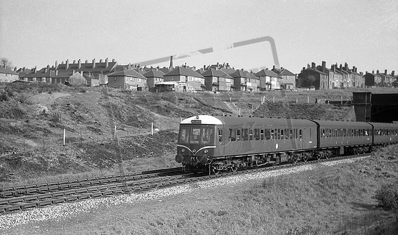 DMU 1960s Wednesbury-ROneg-204