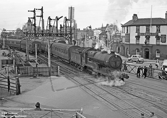 62660 1950s Lincoln Central