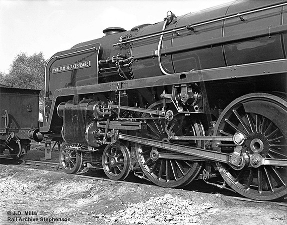 70004 1951 Eastleigh shed