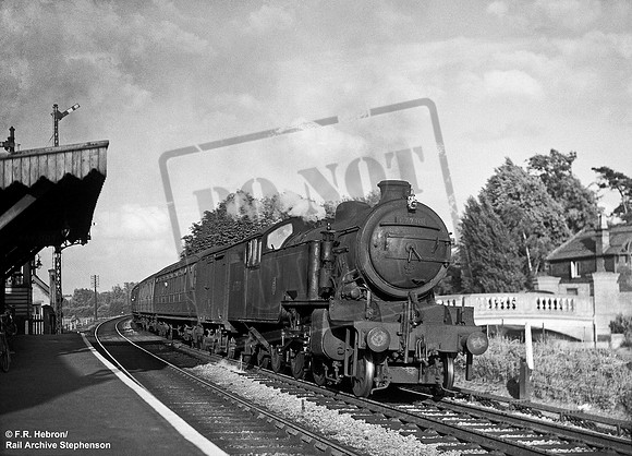 67730 1951 Roydon