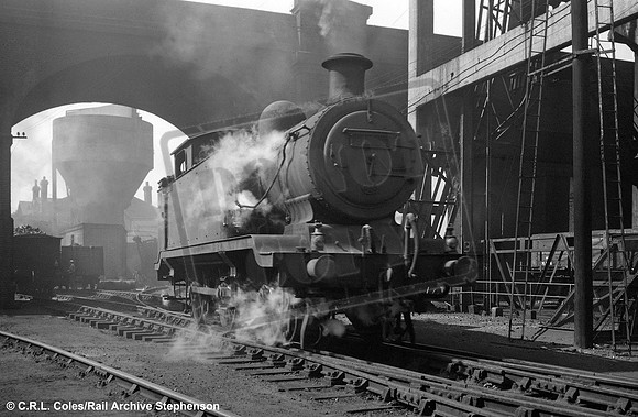 32102 1953-09-06 Stewarts Lane shed