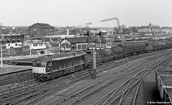 D5075 1963-04-06 Willesden Junction