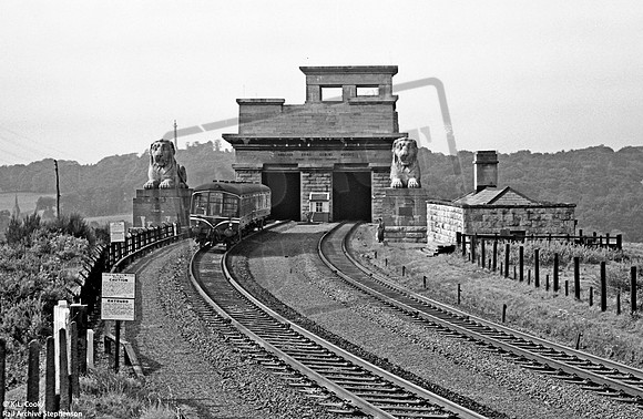 DMU 1957-09-03 Britannia Bridge