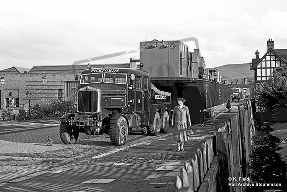 Pickfords M1457 1955c Huddersfield