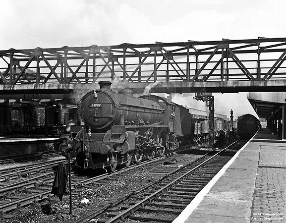 61087 1958-06-15 Doncaster station