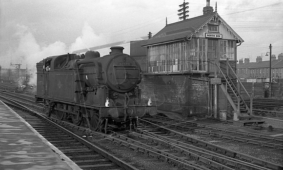 69579 1961-10-26 Peterborough North Station Pilot