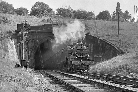 42300 1950s Elstree New Tunnel