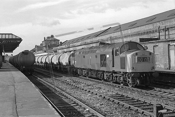 40198 1970s Wakefield Kirkgate Station