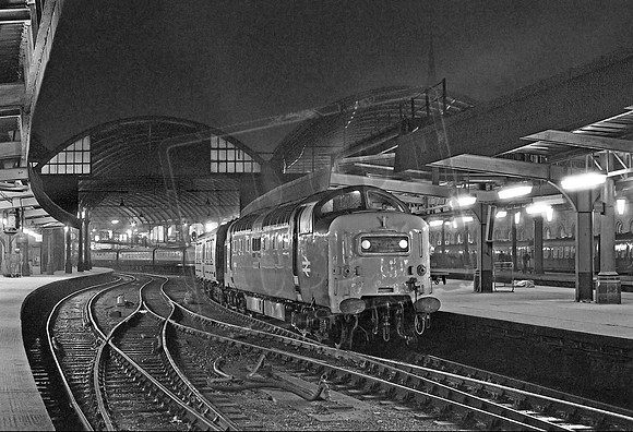 55012 1975-12-11 Newcastle Central Station-