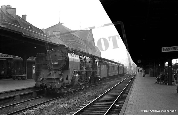 DB 03 134 1954-09-17 Bielefeld Hbf