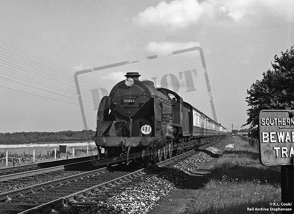 30803 1955-09-07 near Faversham