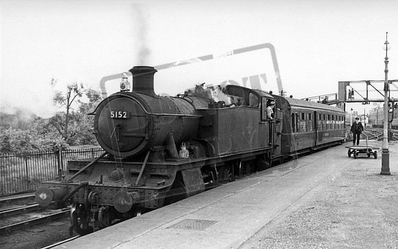 5152 1960s Aylesbury Town station