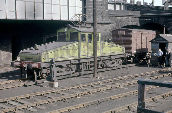 26501 1963-10-02 Trafalgar Yard near Manors station