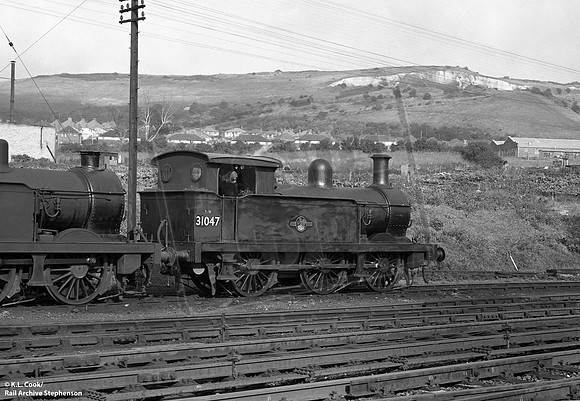31047 1958-10-18 Folkestone Junction shed