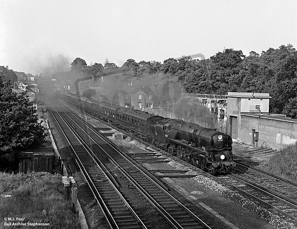 34100 1966-05-09 Weybridge