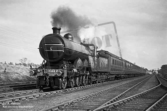 4444 1930c Potters Bar