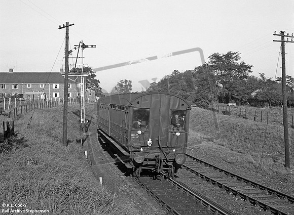 Coach 1956-10-13 Audley End
