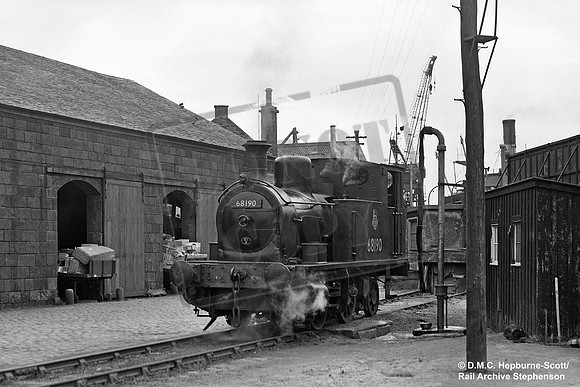 68190 1954-06-25 Aberdeen harbour