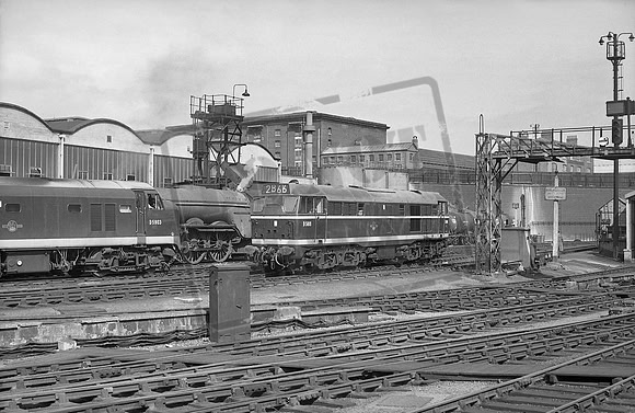 D5611 1960s King's Cross Station Yard