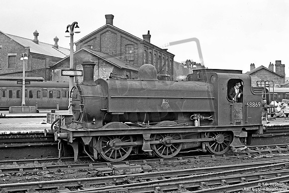 68869 1950s Doncaster station