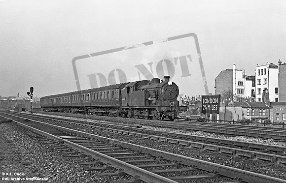 69622 1958-11-01 Hackney Downs