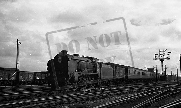 30911 1950s Ashford station -ROneg-1909-892-444
