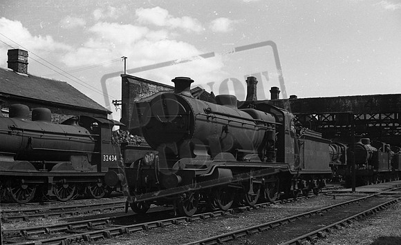 32348 1950c Eastbourne shed -ROneg-1909-892-309