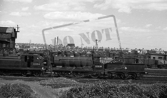 32538 1950  Eastbourne shed -ROneg-1909-892-316