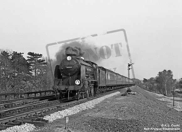 30939 1957-04-22 Hildenborough