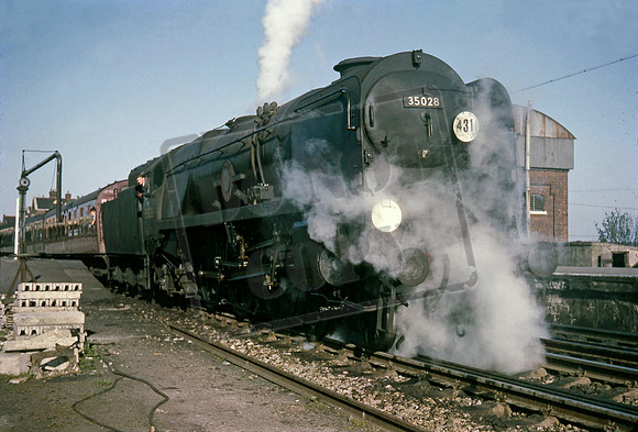 35028 1966-05-28 Basingstoke