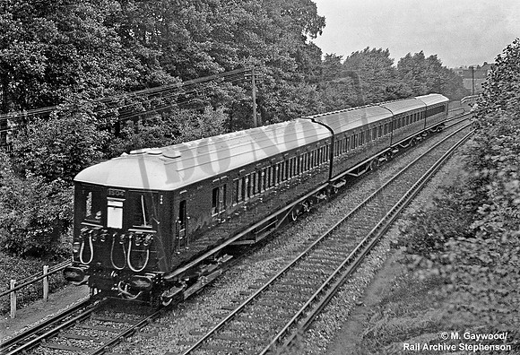 EMU 1504 1930s Lordship Lane station