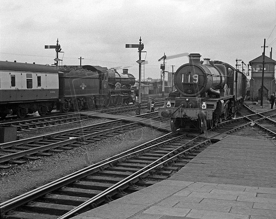 5018 1959c Swindon Station