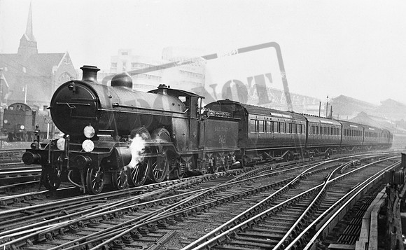 2421 1930s Victoria