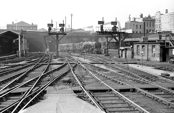 60113 1961-04 Kings Cross