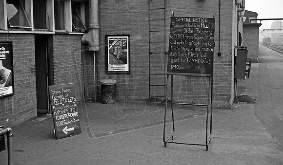 Platform sign 1969-10-11 Kensington Olympia