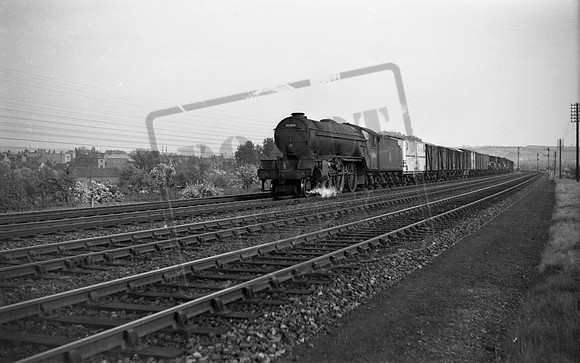 60960 1950s aleaving Grantham, approaching Barrowby Road -ROneg-1709-171