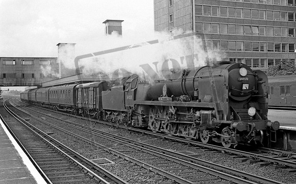 34058 1963-05 Surbiton