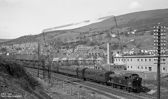 5693 1956-05-12 Llwynypia